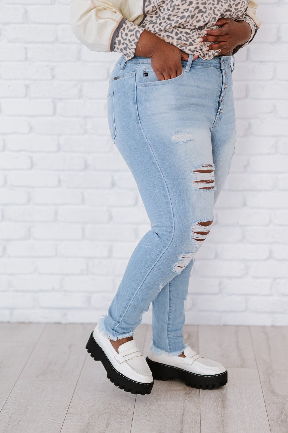 At Last Kancan Distressed Jeans